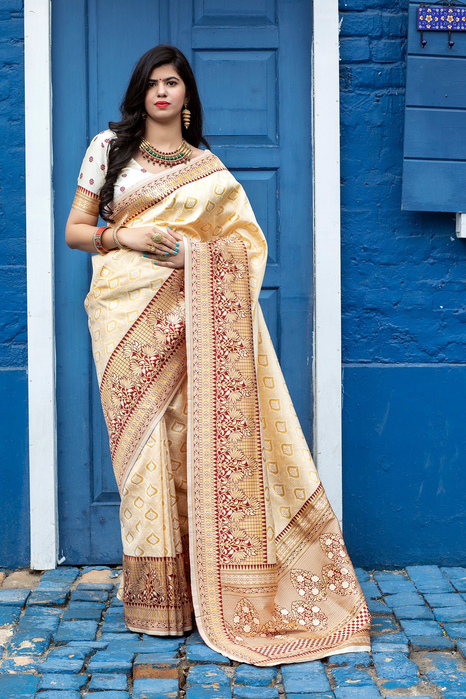 Arresting Off-White Colored Festive Wear Woven Banarasi Silk Saree ClothsVilla