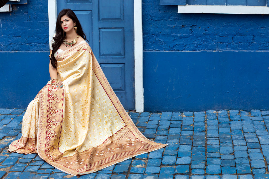 Arresting Off-White Colored Festive Wear Woven Banarasi Silk Saree ClothsVilla