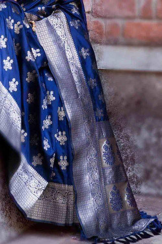 Marvelous Navy Blue Pure Banarasi Silk Saree with Magnetic Blouse Piece Bvipul