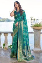 Load image into Gallery viewer, Jazzy Rama Kanjivaram Silk Saree With Engaging Blouse Piece Bvipul