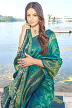 Load image into Gallery viewer, Jazzy Rama Kanjivaram Silk Saree With Engaging Blouse Piece Bvipul