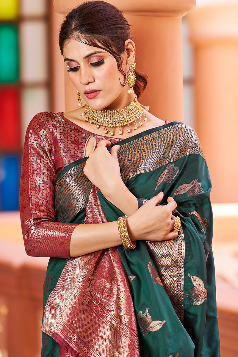 Flamboyant Dark Green Soft Banarasi Silk Saree With Pleasant Blouse Piece Bvipul