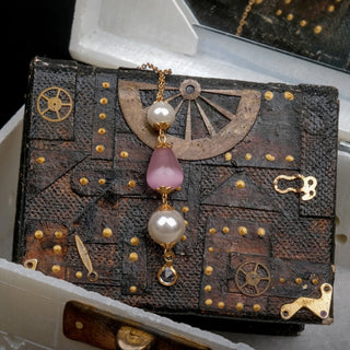Gold-plated Pink Pearl Brass Pendant Gold-plated Pearl Brass Pendant ClothsVilla