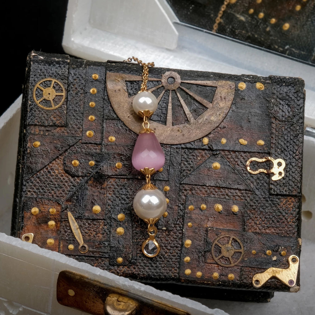 Gold-plated Pink Pearl Brass Pendant Gold-plated Pearl Brass Pendant ClothsVilla