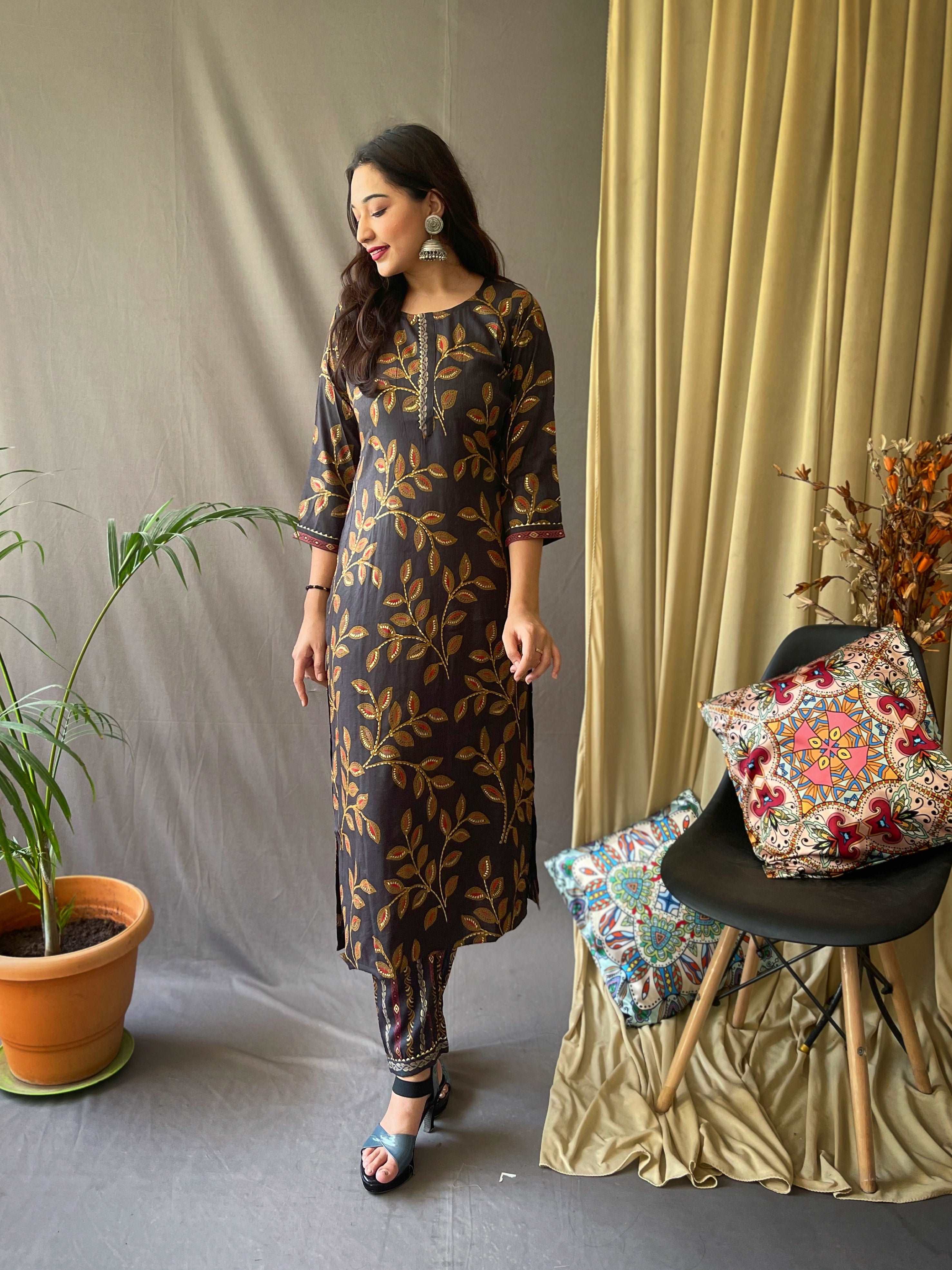 Ethnic Floral Printed Cotton Kurti with Pant Black Clothsvilla Main image