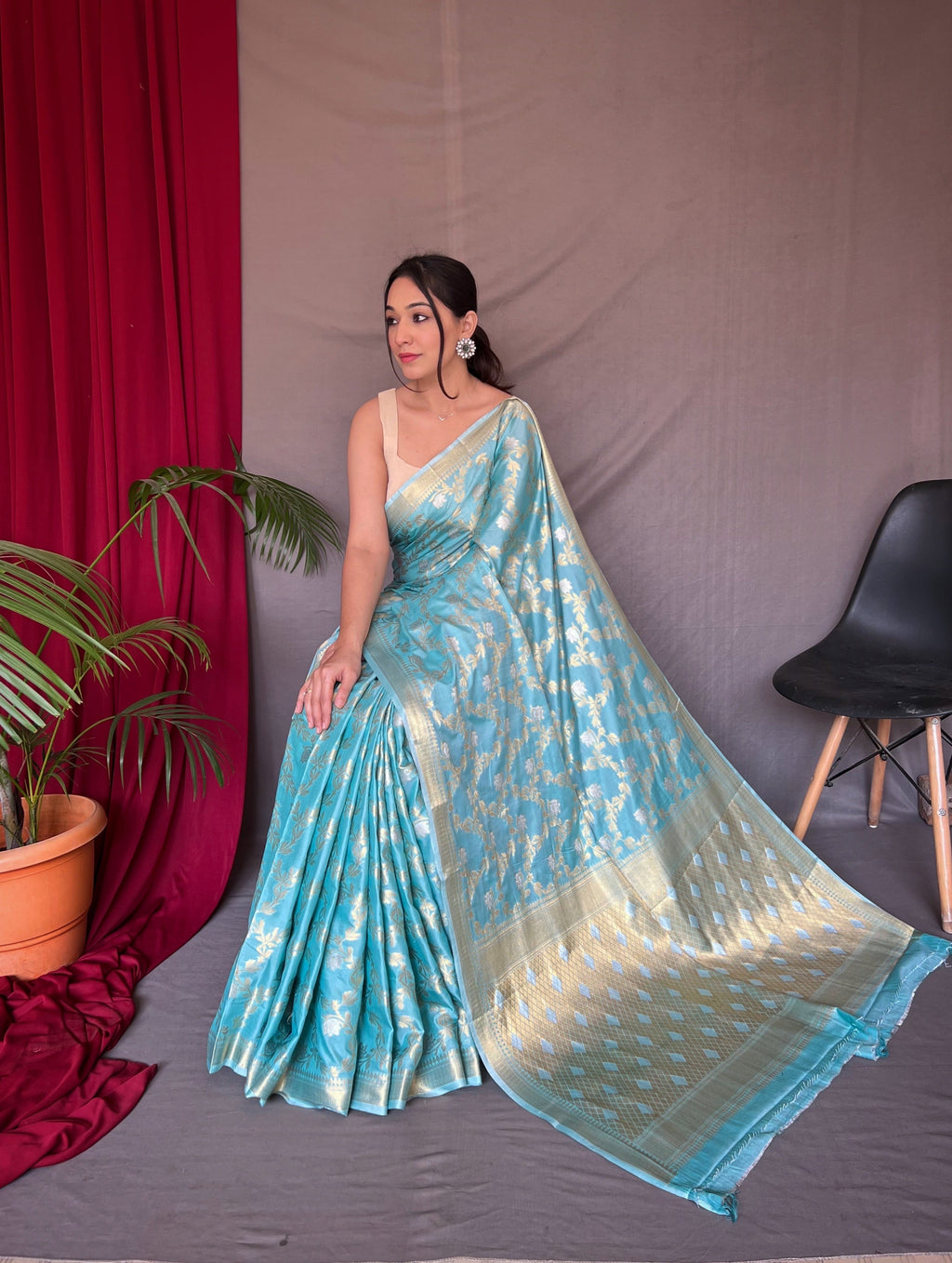 Blue Saee in Cotton With Rose Gold Woven Clothsvilla