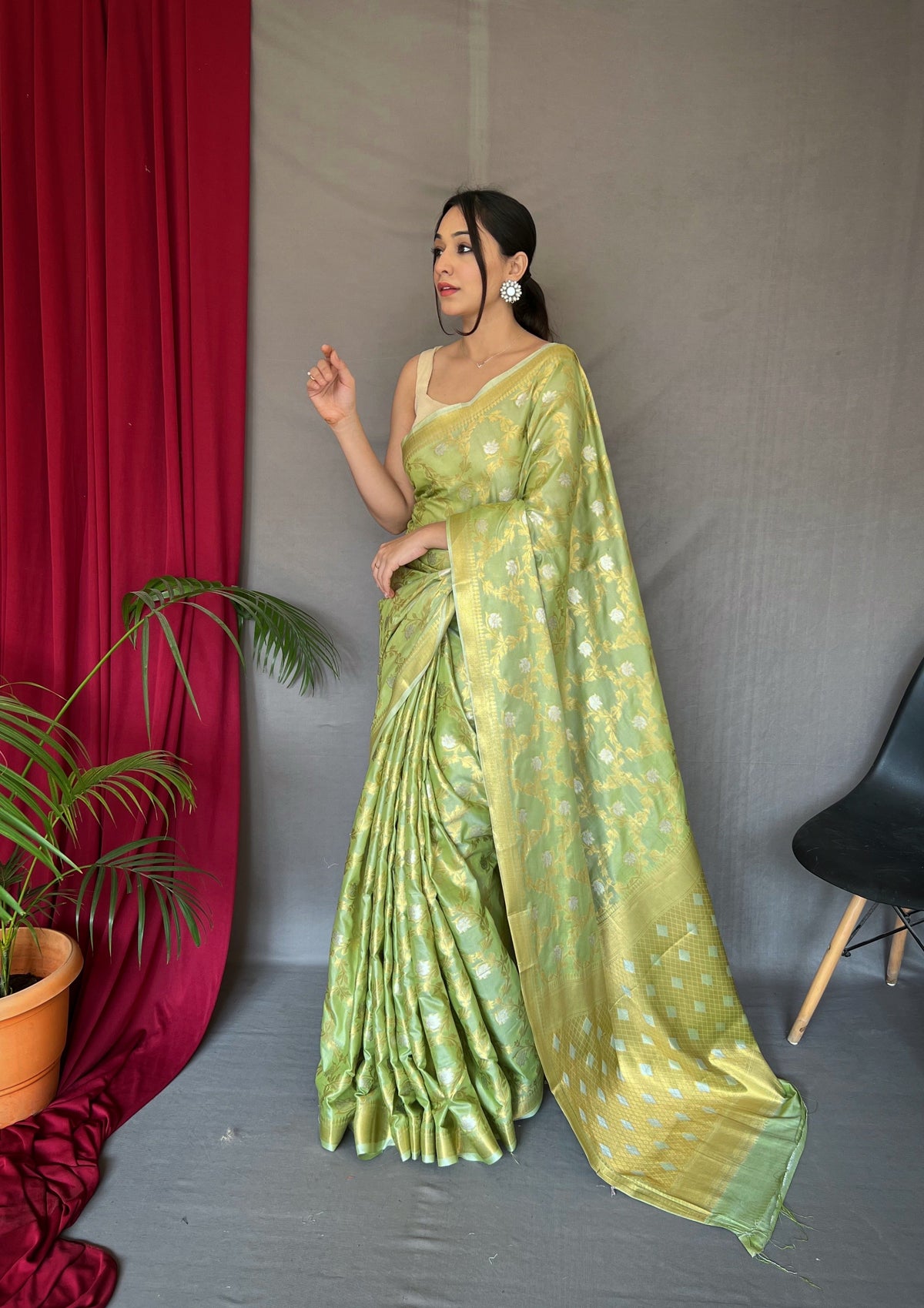 Pista Green Saree In Cotton With Rose Gold Woven Clothsvilla Main image