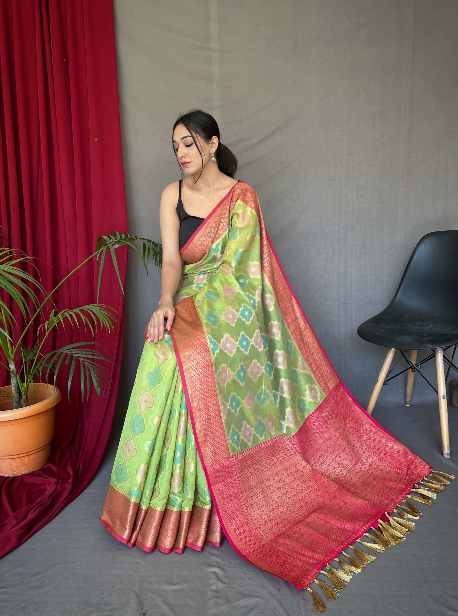 Rangkart Vol. 1 Organza Contrast Woven Saree Green Clothsvilla
