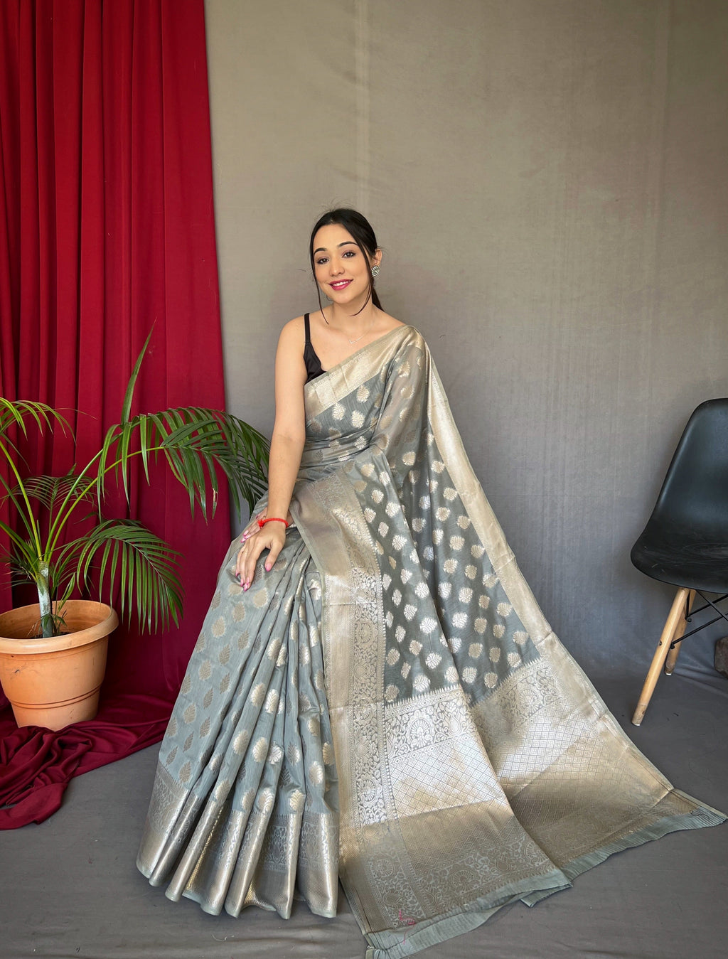 Grey Man Mohini Cotton Muslin Woven Saree Clothsvilla