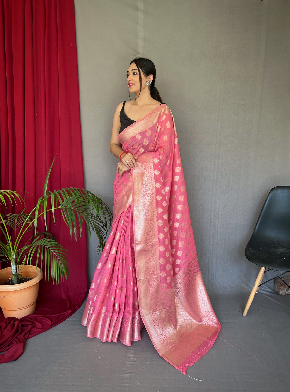 Pink Man Mohini Cotton Muslin Woven Saree Clothsvilla Main image
