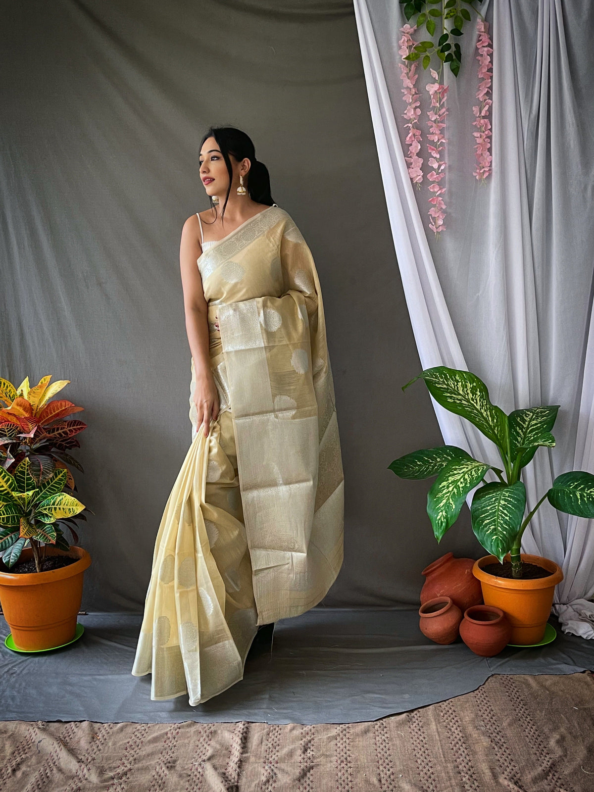 Linen Silver Zari Woven Saree Chickoo Clothsvilla Main image