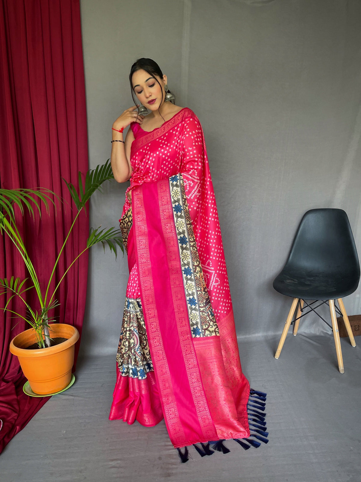 Gala Bandhej Kalamkari Printed Woven Saree Raspberry Pink Clothsvilla Main image