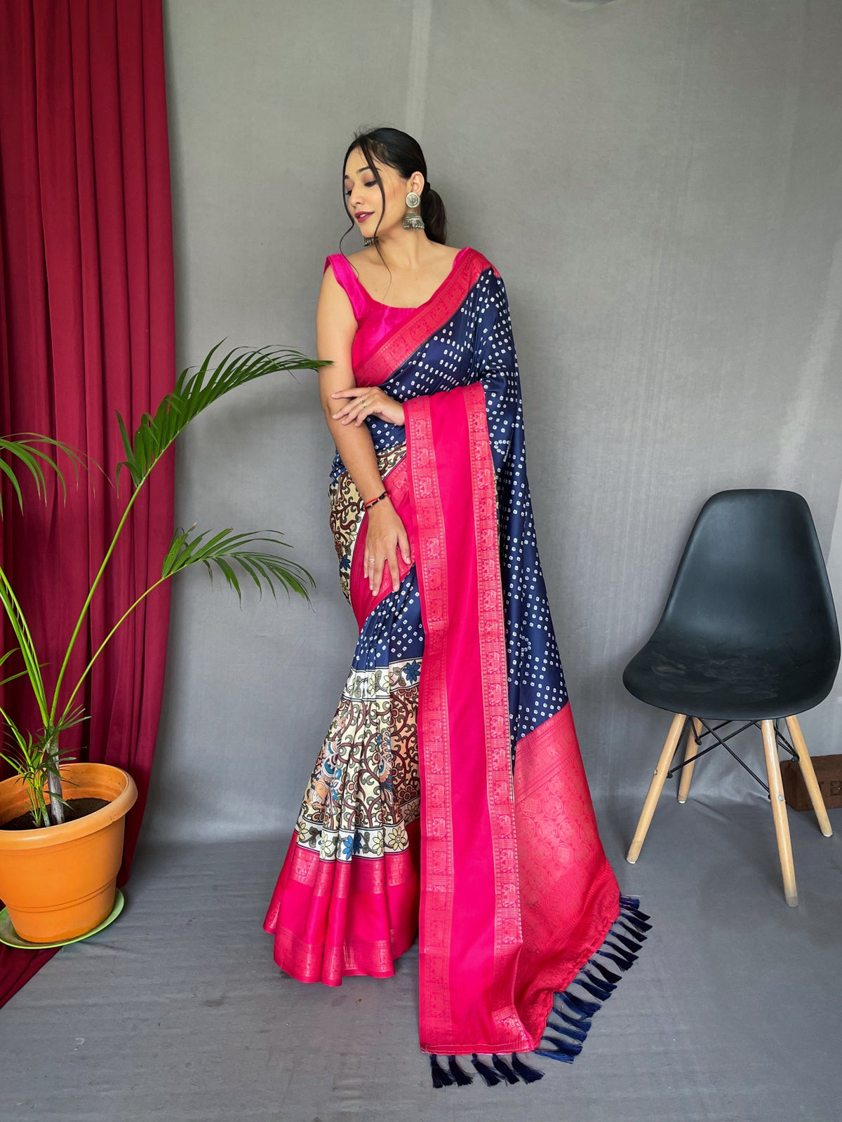Gala Bandhej Kalamkari Printed Woven Saree Nile Blue Clothsvilla Main image