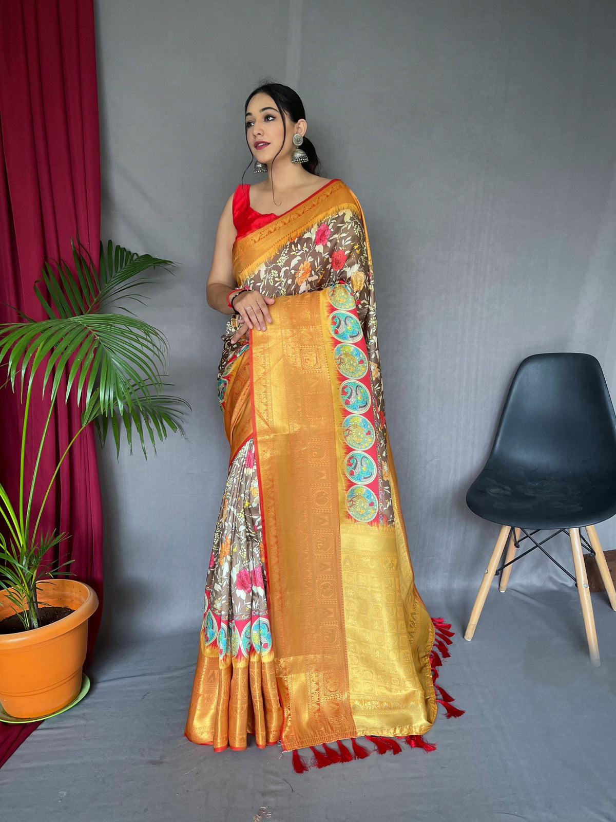 Gala Phool Kalamkari Printed Woven Saree Taupe Brown Clothsvilla Main image