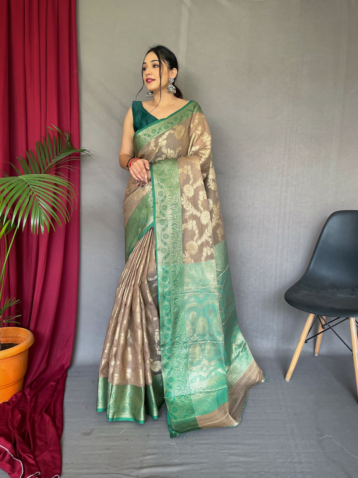 Rashi Linen Jaal Contrast Woven Saree Brown with Green Clothsvilla Main image
