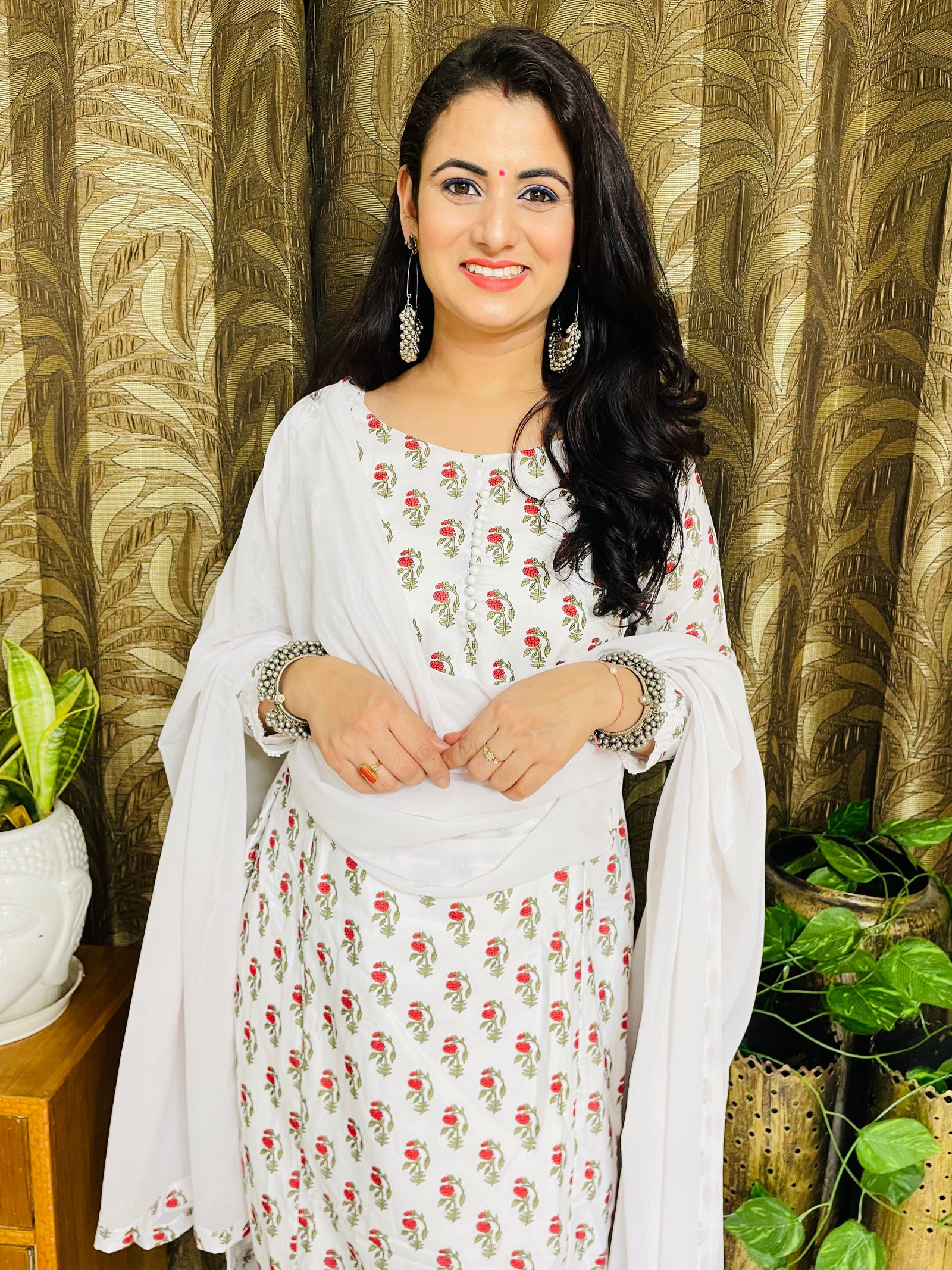 White Cotton Printed suit with attractive Lace Border ClothsVilla