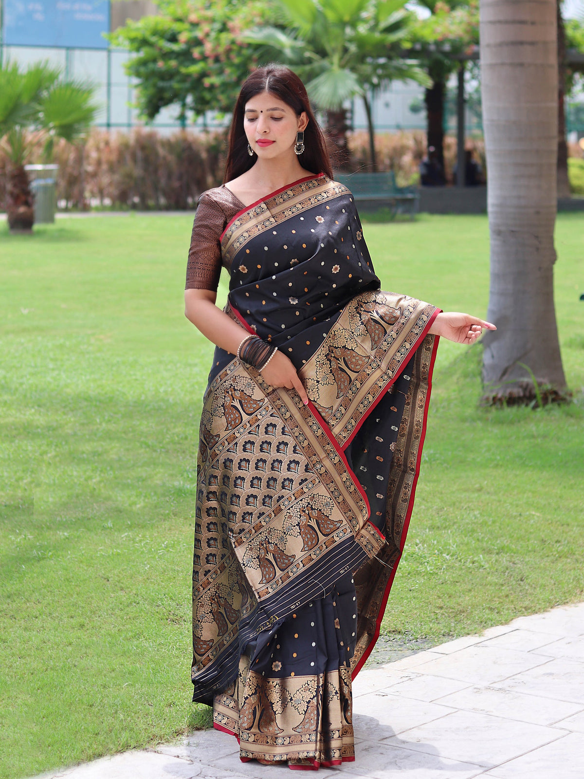 Sangam Soft Silk Saree Three Colored Zari Woven Saree Black Clothsvilla Main image