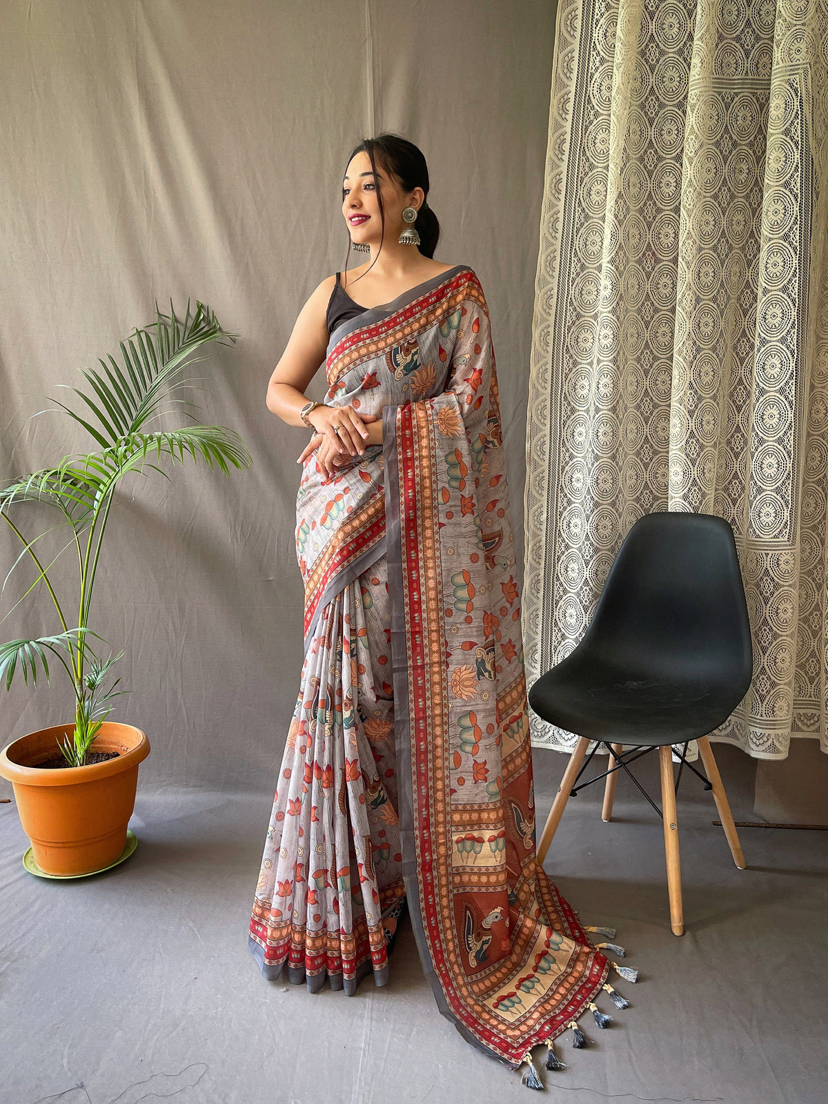 Kadambari Cotton Kalamkari Printed Saree Ash Grey Clothsvilla Main image