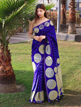 Load image into Gallery viewer, Rajkumarika Soft Silk Annam Woven Saree Violet Clothsvilla