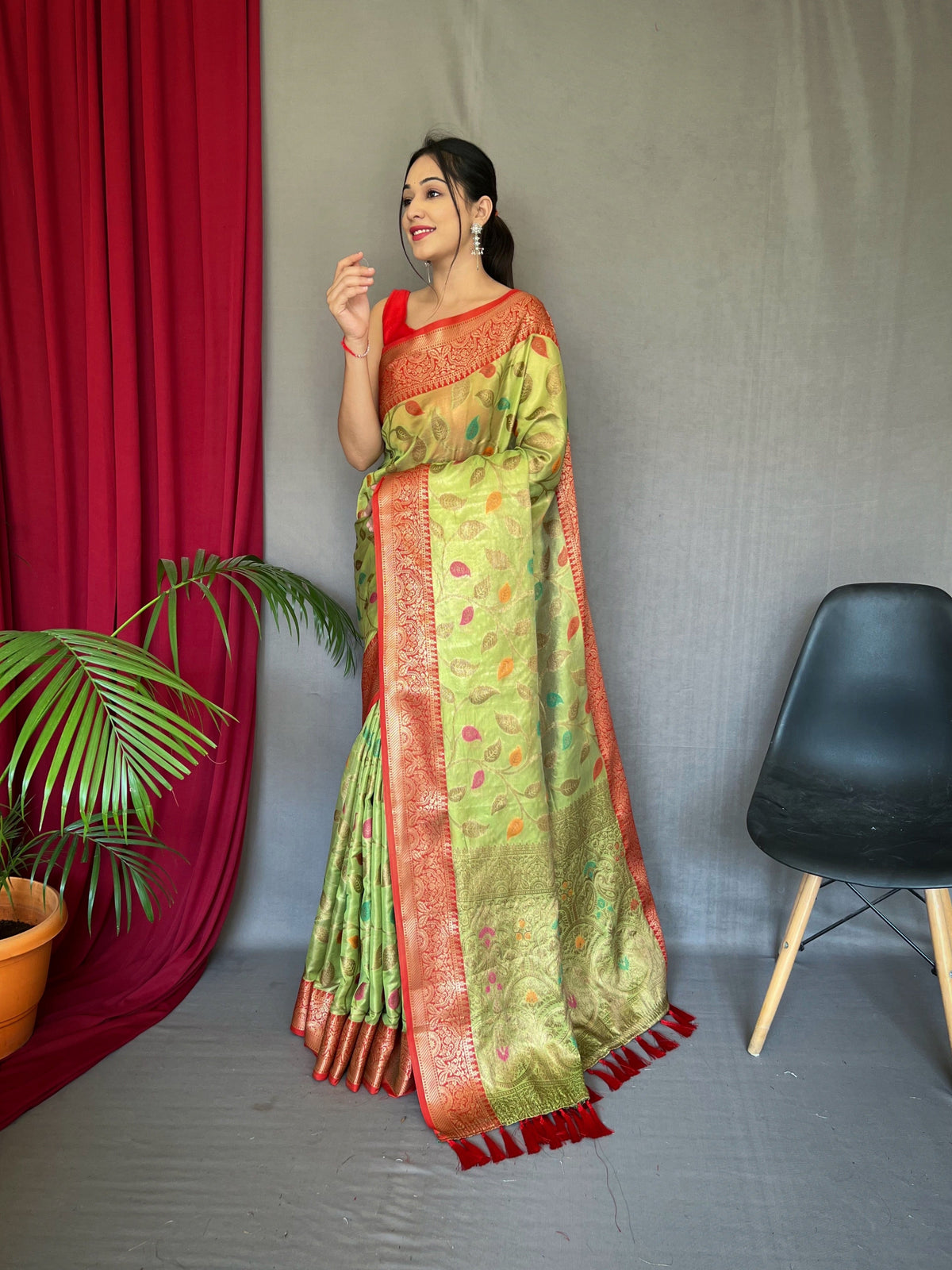 Kanjeevaram Tissue Silk Sitara Jaal Meenakari Woven Saree Green Clothsvilla Main image