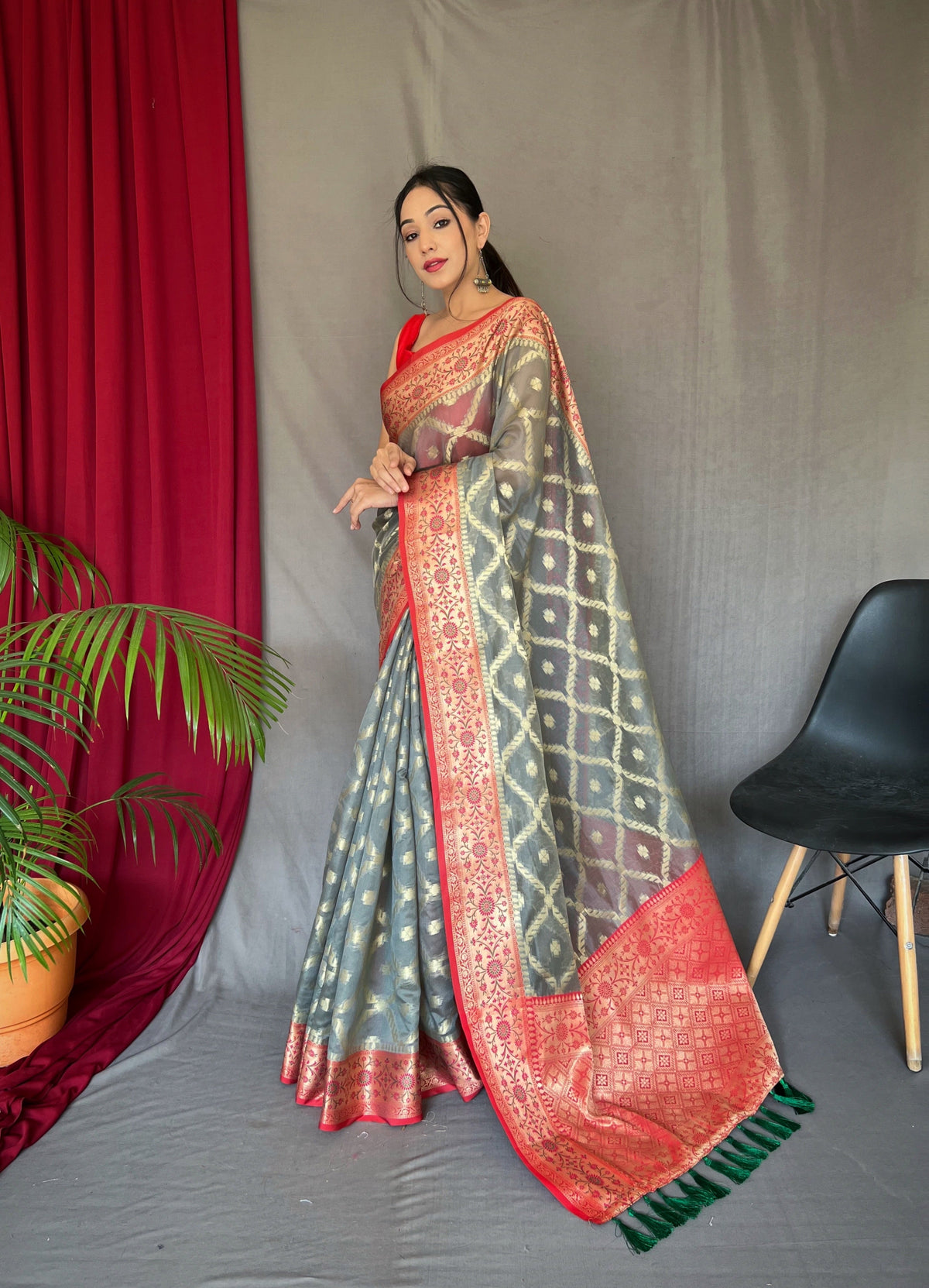 Grey Saree in Banarasi Organza Silk Woven Clothsvilla Main image