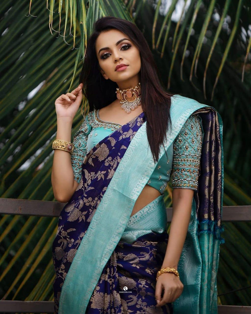 Splendiferous Blue Soft Silk Saree With Smart Blouse Piece KP