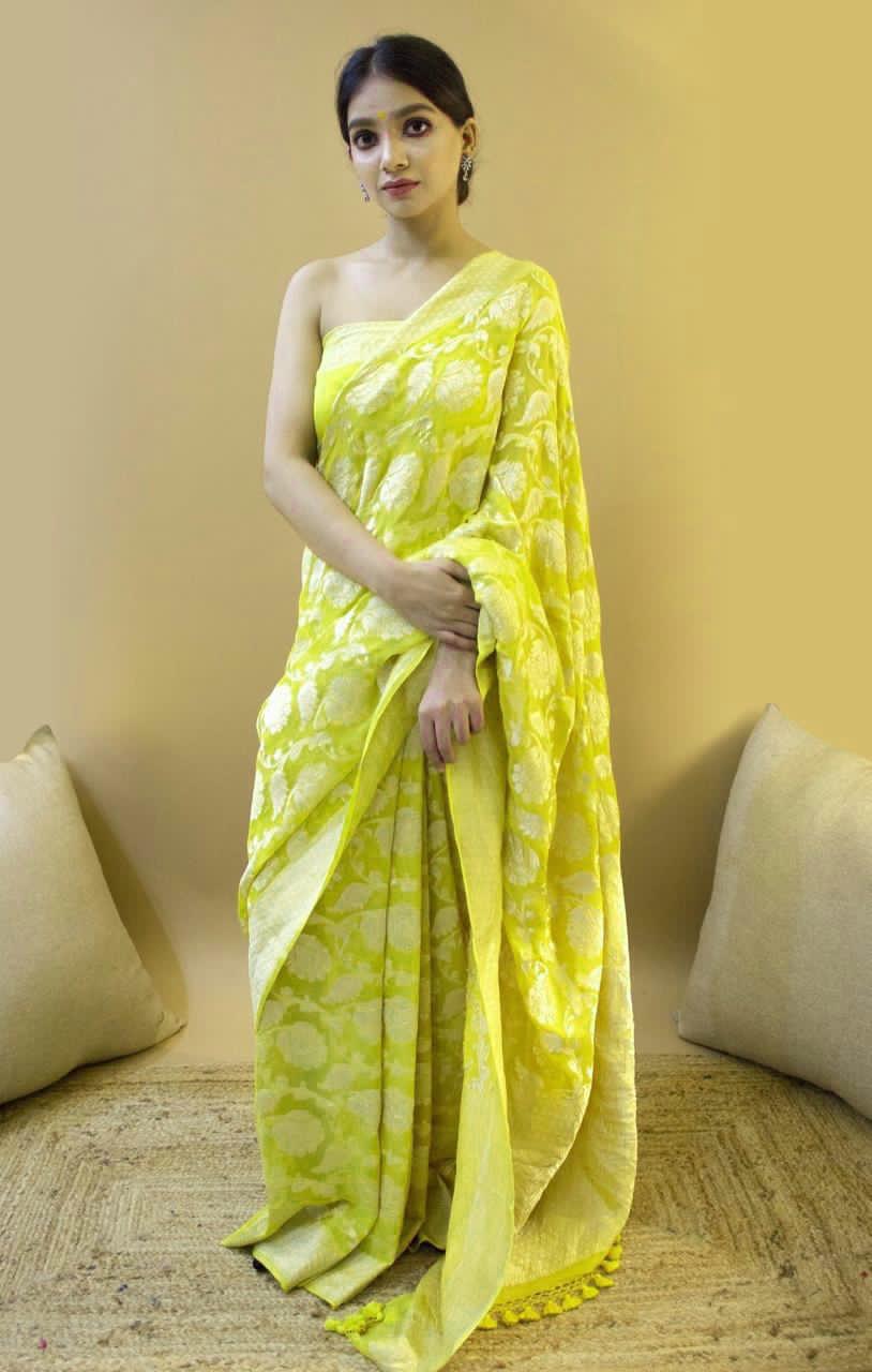 Unique Yellow Soft Silk Saree With Tempting Blouse Piece KP Main image