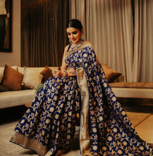 Load image into Gallery viewer, Phenomenal Blue Soft Banarasi Silk Saree With Girlish Blouse Piece KP