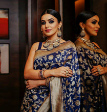 Load image into Gallery viewer, Phenomenal Blue Soft Banarasi Silk Saree With Girlish Blouse Piece KP