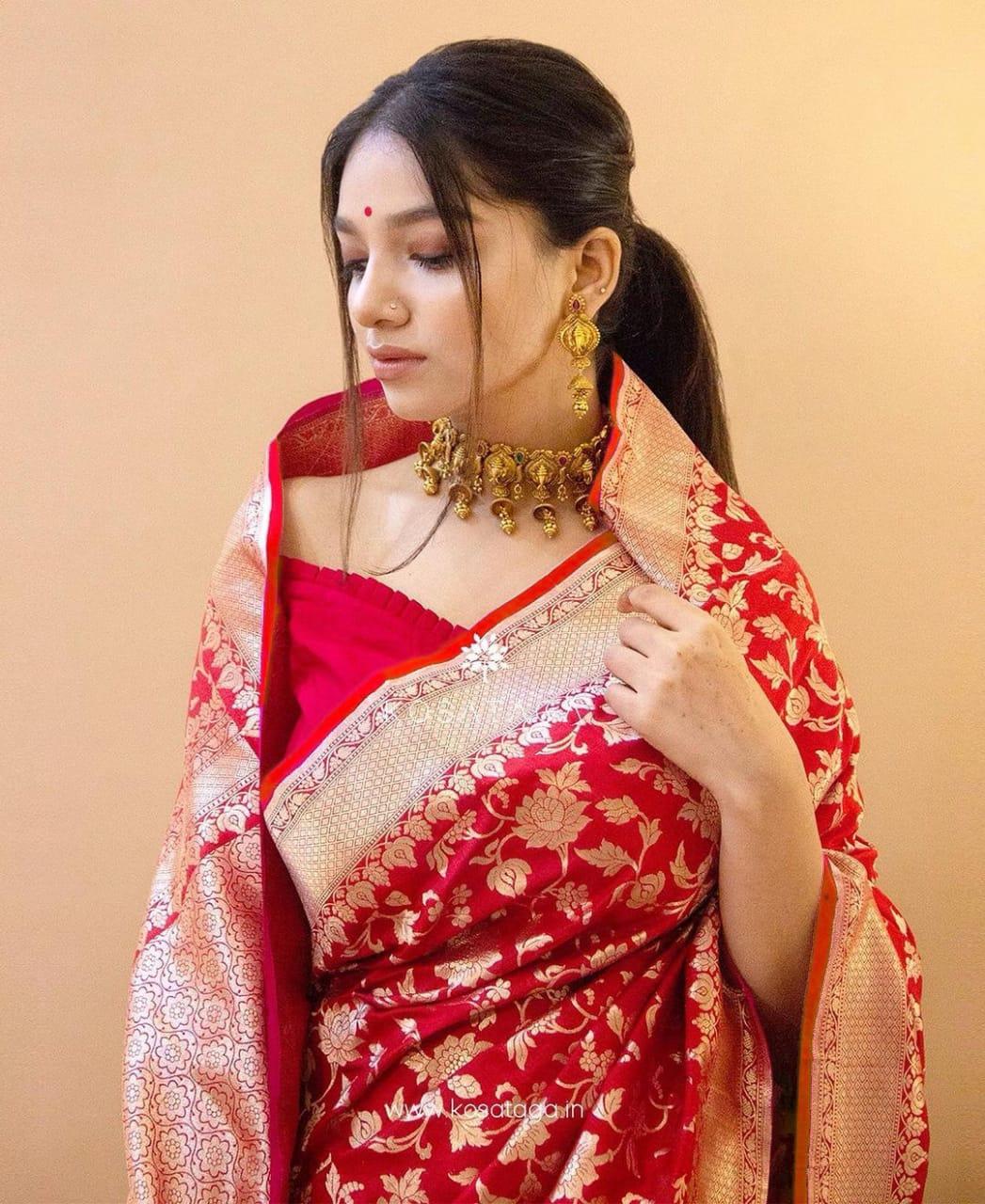 Sizzling Red Soft Banarasi Silk Saree With Impressive Blouse Piece Secondary image