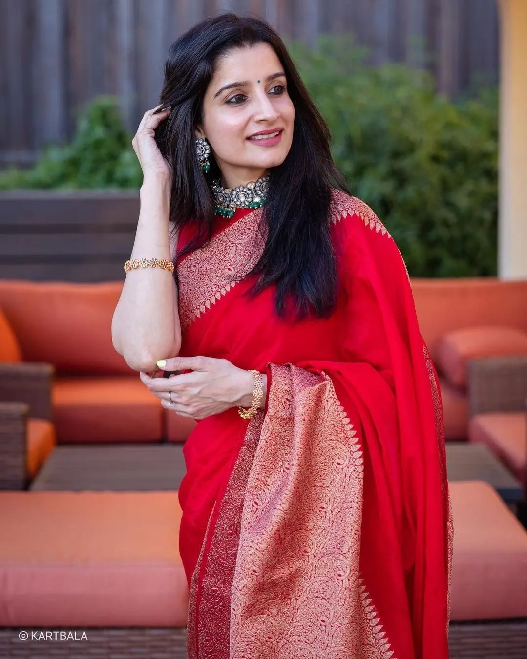 Adorning Red Soft Silk Saree With Unequalled Blouse Piece Shriji