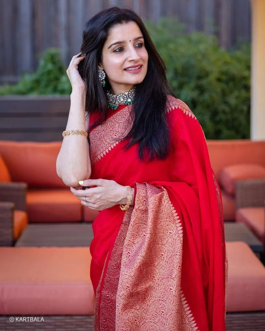 Adorning Red Soft Silk Saree With Unequalled Blouse Piece Shriji