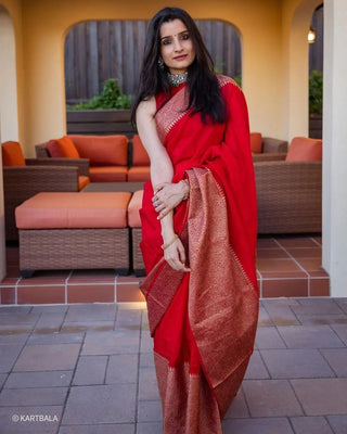 Adorning Red Soft Silk Saree With Unequalled Blouse Piece Shriji