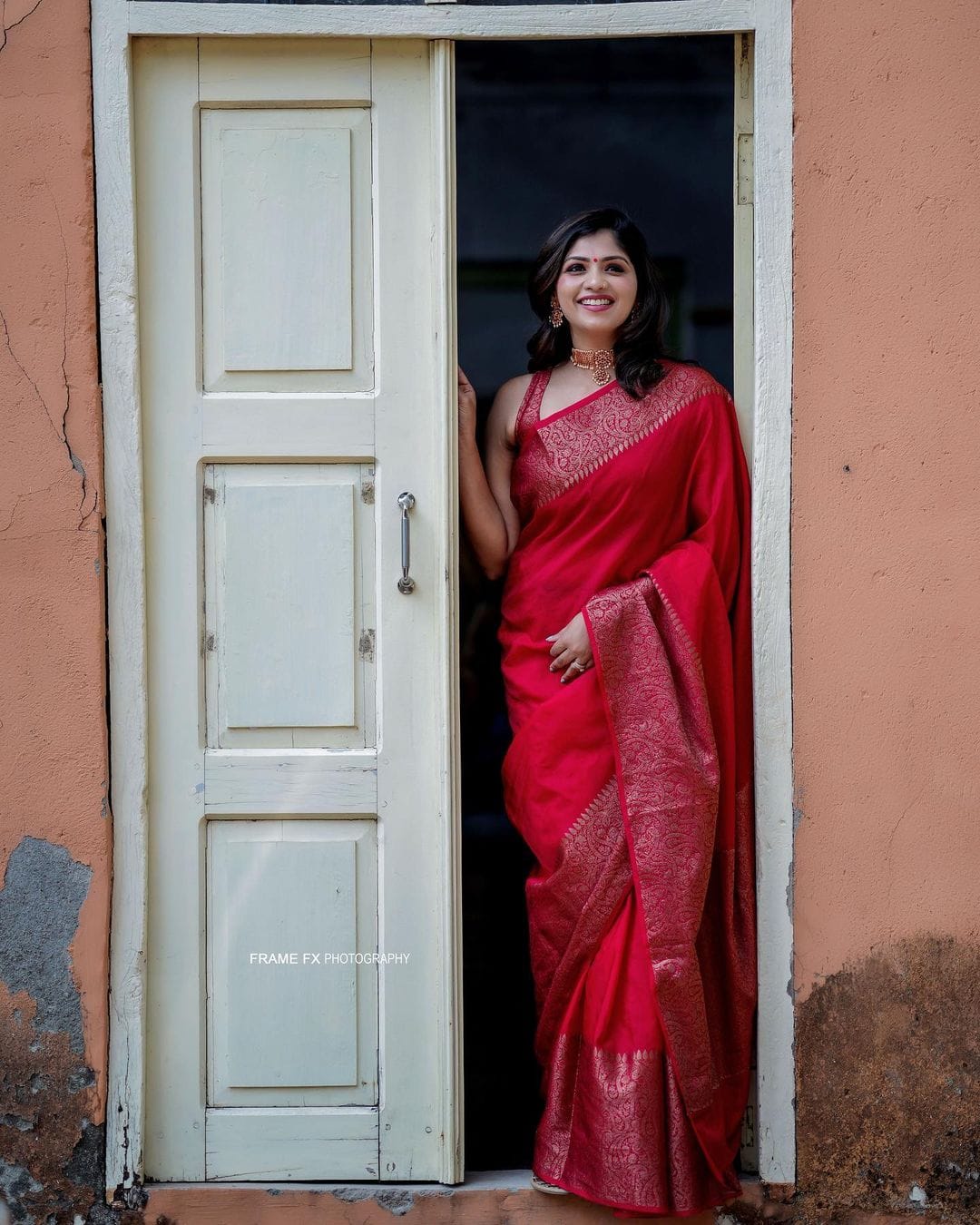 Adorning Red Soft Silk Saree With Unequalled Blouse Piece Shriji