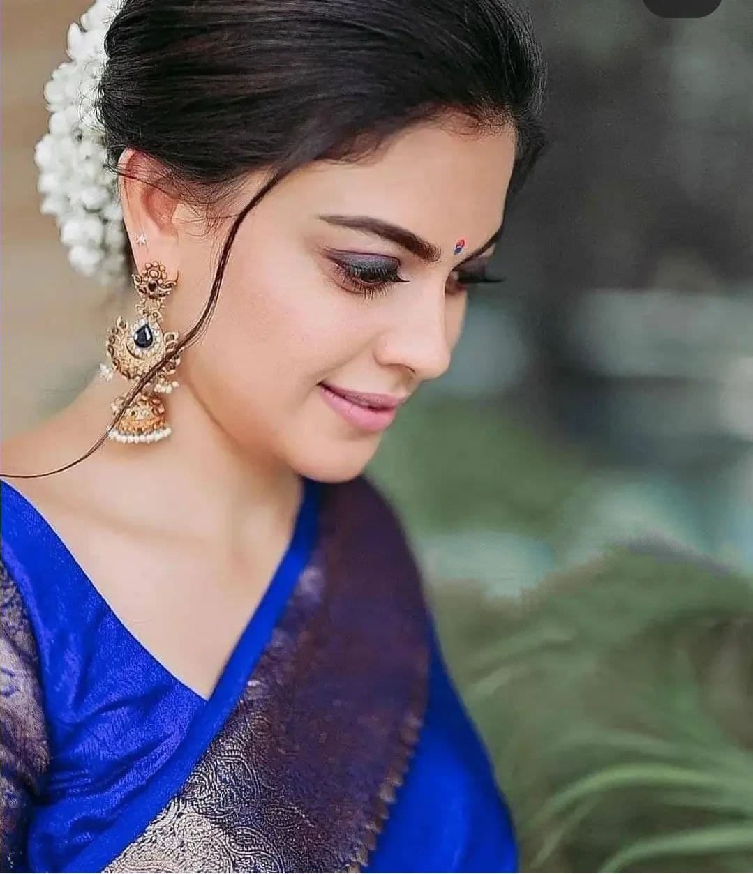 Adoring Royal Blue Soft Silk Saree With Bucolic Blouse Piece Secondary image