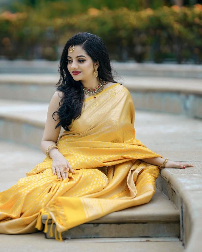 Glittering Yellow Soft Banarasi Silk Saree With Sensational Blouse Piece KP