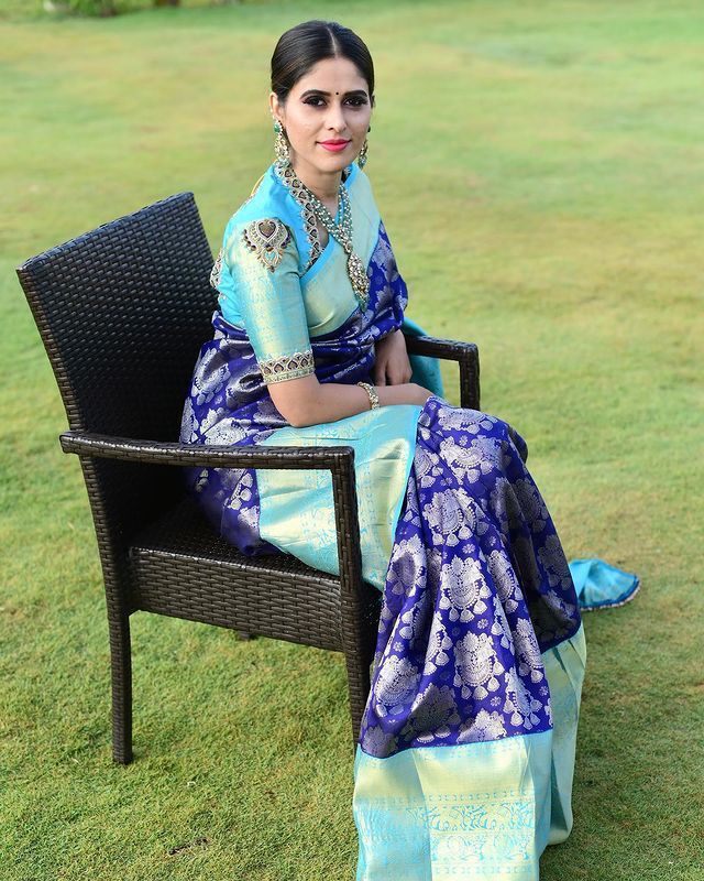 Extraordinary Blue Soft Banarsi Silk Saree With Glorious Blouse Piece KP