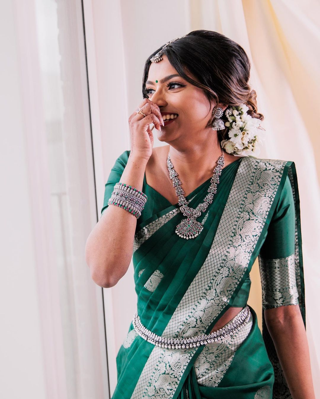Sizzling Dark Green Soft Banarasi Silk Saree With Beautiful Blouse Piece KP