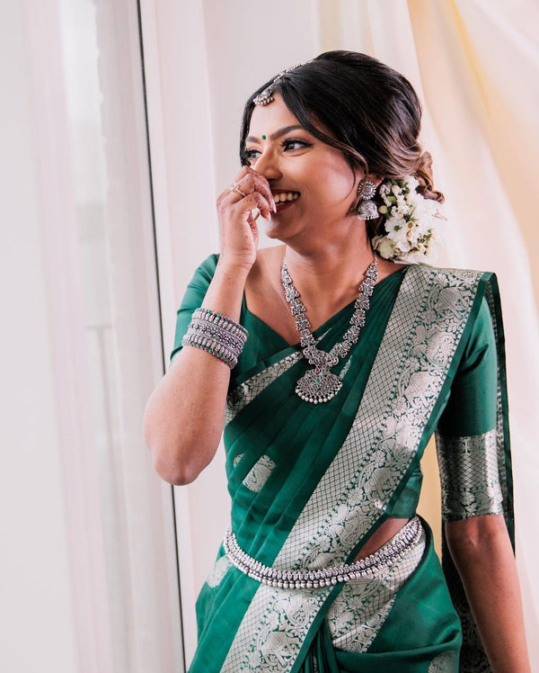 Sizzling Dark Green Soft Banarasi Silk Saree With Beautiful Blouse Piece KP