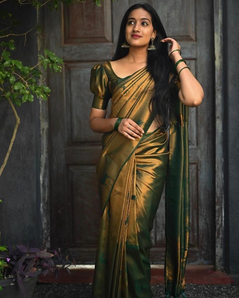 Luxuriant Dark Green Soft Silk Saree With Comely Blouse Piece KP