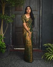 Load image into Gallery viewer, Luxuriant Dark Green Soft Silk Saree With Comely Blouse Piece KP