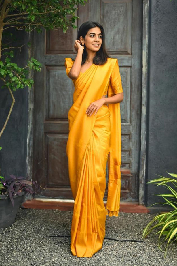 Confounding Yellow Soft Silk Saree With Pleasurable Blouse Piece KP