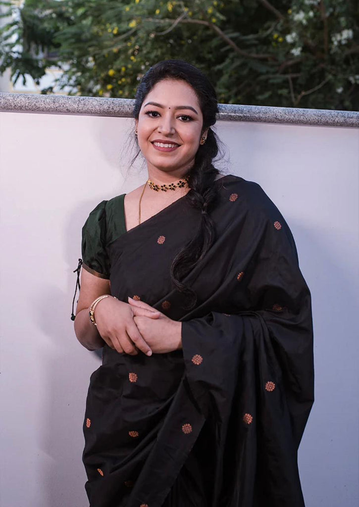 Glittering Black Soft Silk Saree With Comely Blouse Piece KP