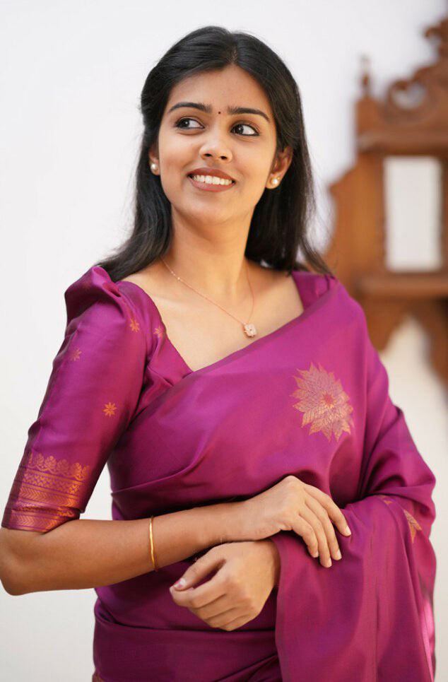 Invaluable Purple Soft Silk Saree With Unique Blouse Piece KP