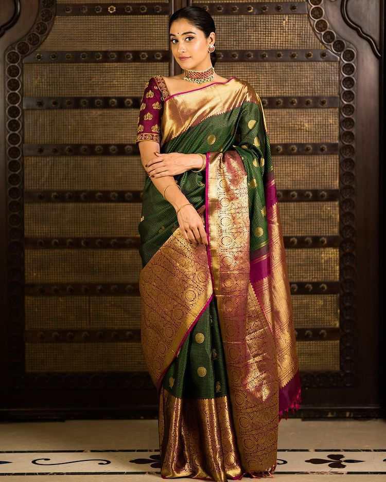 Stunner Green Soft Banarasi Silk Saree With Girlish Blouse Piece KPR Main image