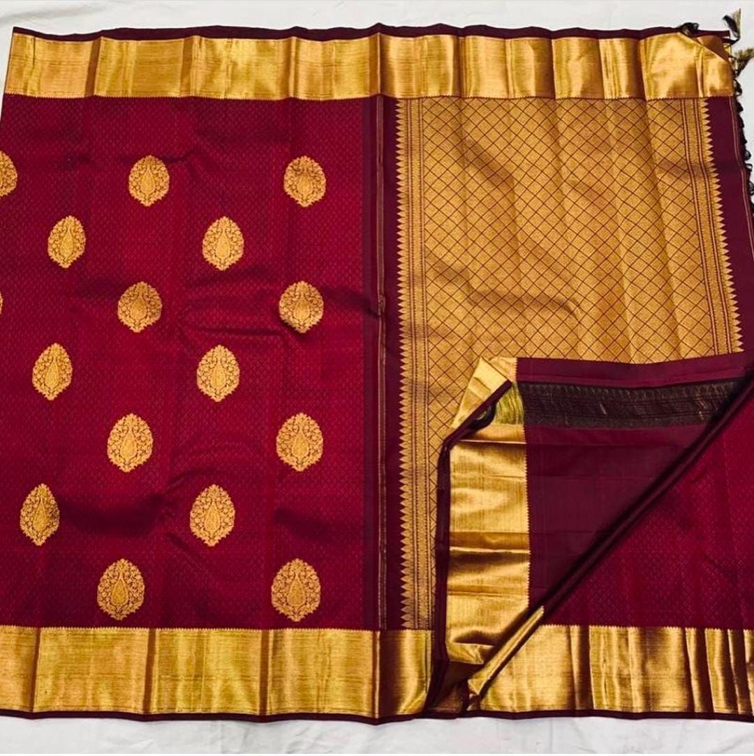Blooming Maroon Soft Banarasi Silk Saree With Lissome Blouse Piece Secondary image