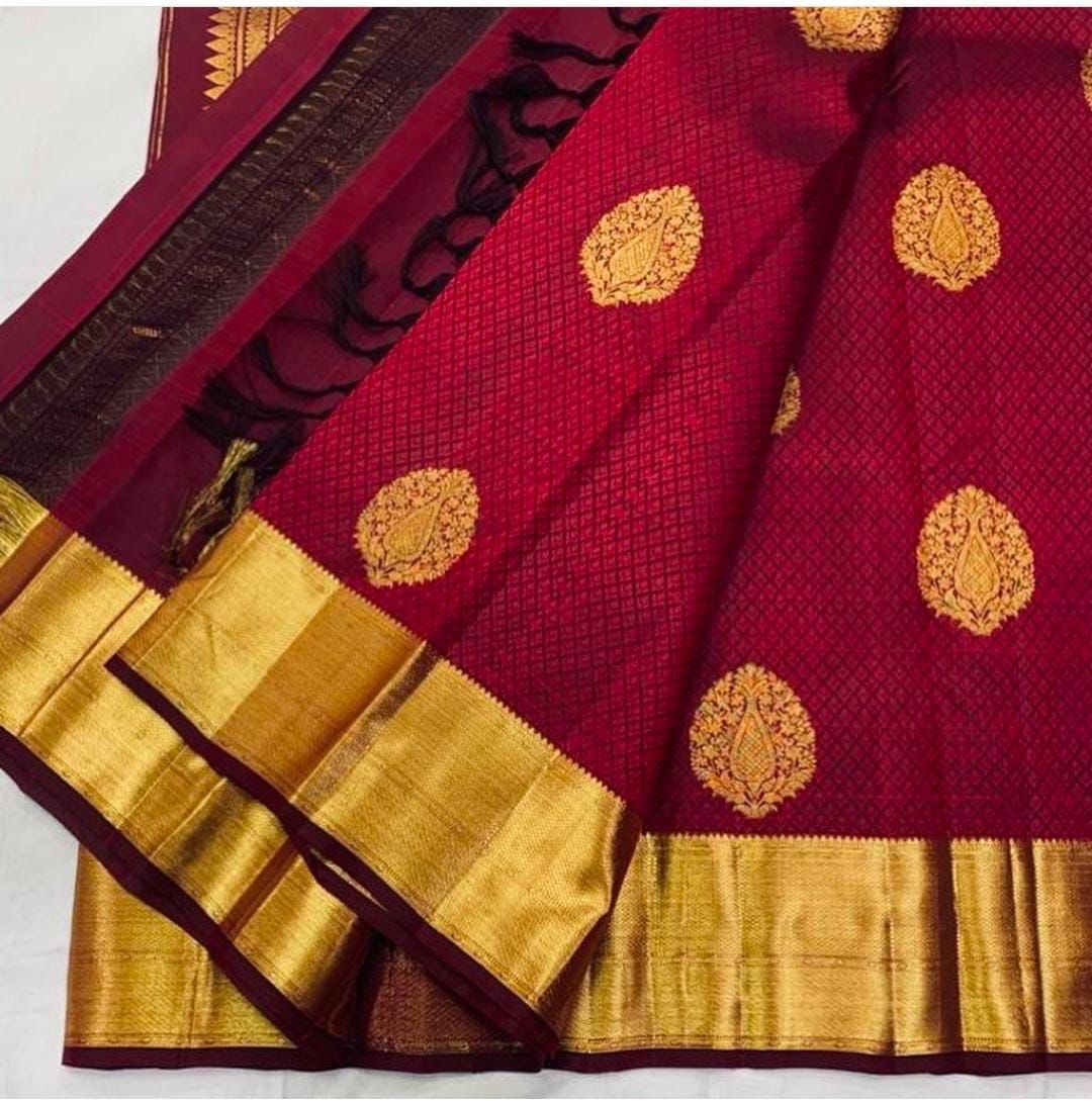 Blooming Maroon Soft Banarasi Silk Saree With Lissome Blouse Piece KPR