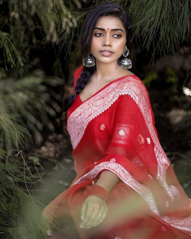 Angelic Red Soft Silk Saree With Excellent Blouse Piece KPR