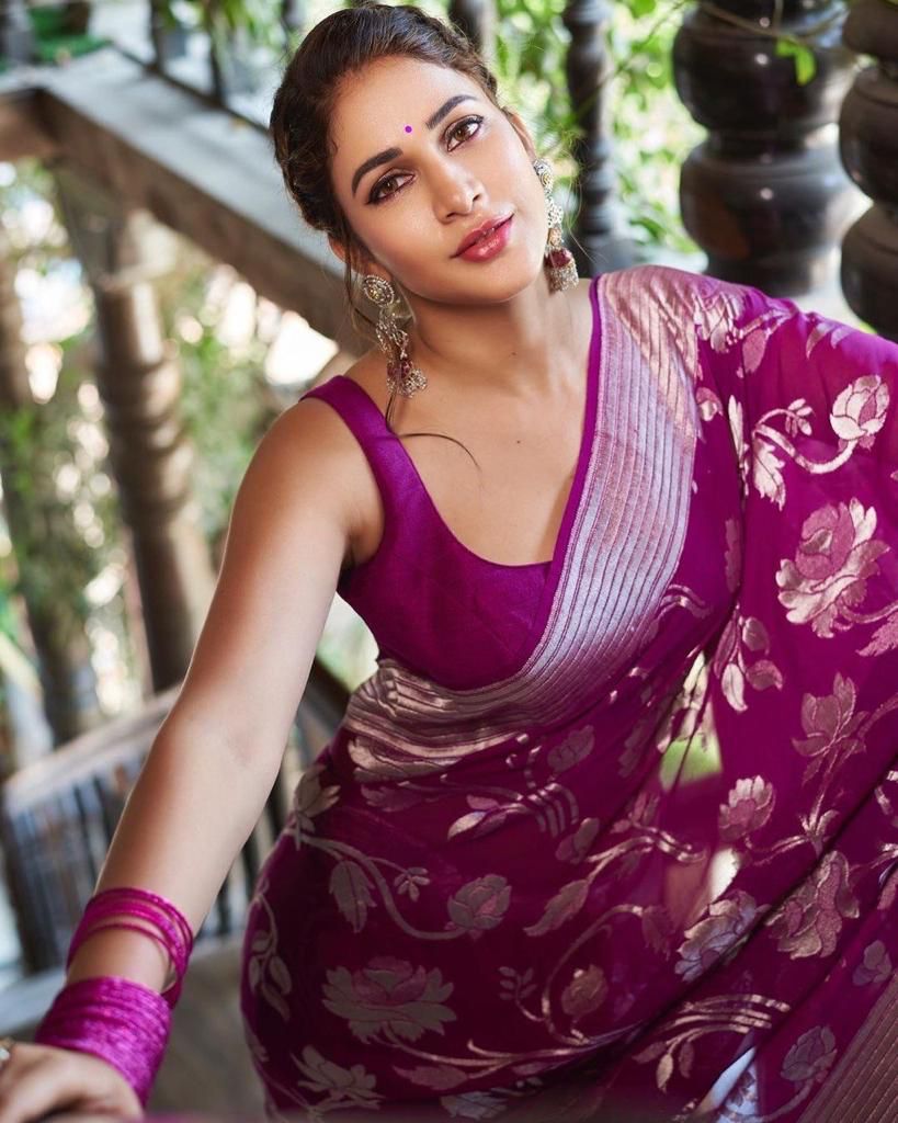 Lassitude Purple Banarasi Silk Saree With Lovely Blouse Piece KPR