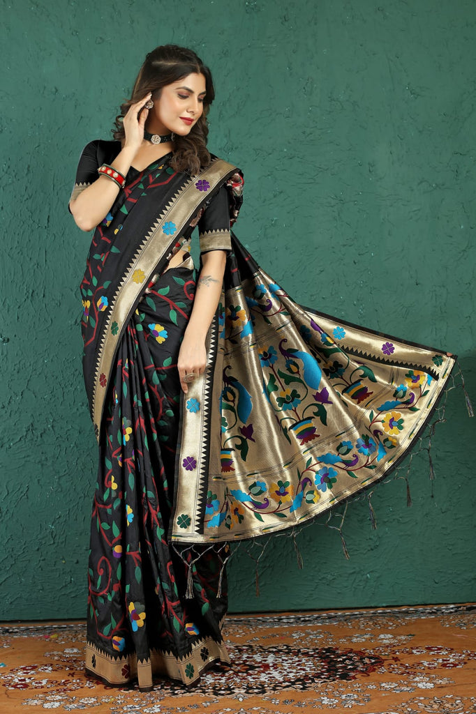 Propinquity Black Paithani Silk Saree With Demesne Blouse Piece Manzar-Paithani Silk